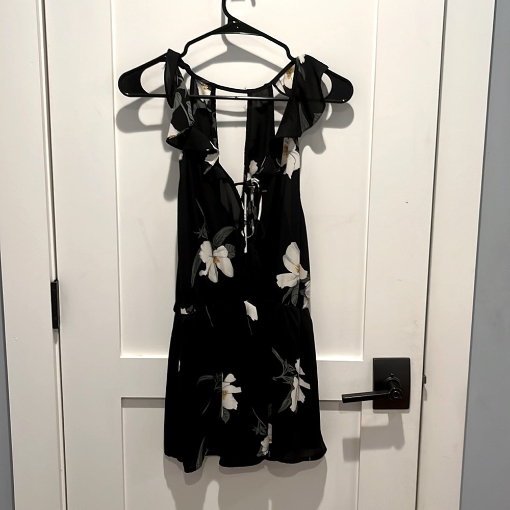 Sadie & Sage romper size small